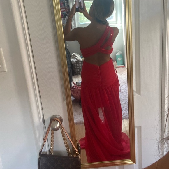 Gorgeous brand new embellished high-low rhinestone gown - Picture 8 of 8